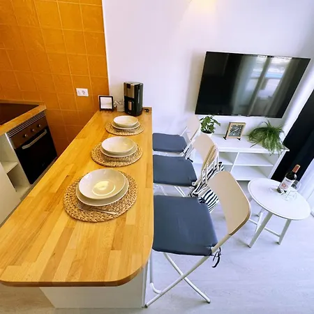 Chloe بلايا ديل إنغلز